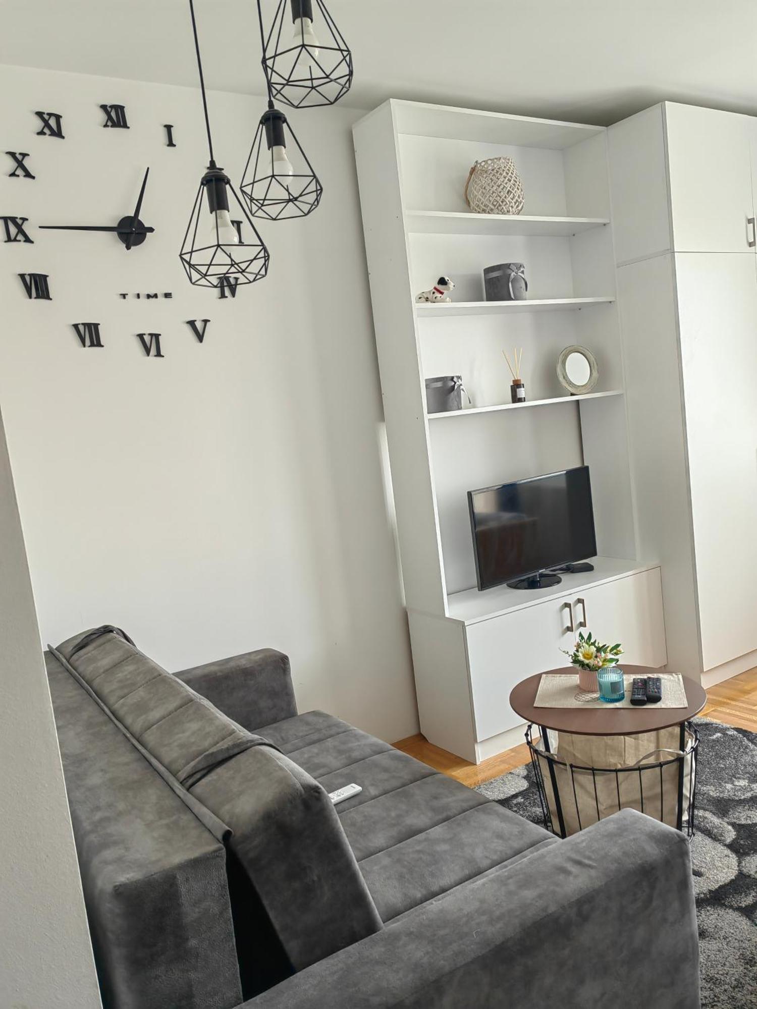 Road Warriors Apartment Суботица Экстерьер фото