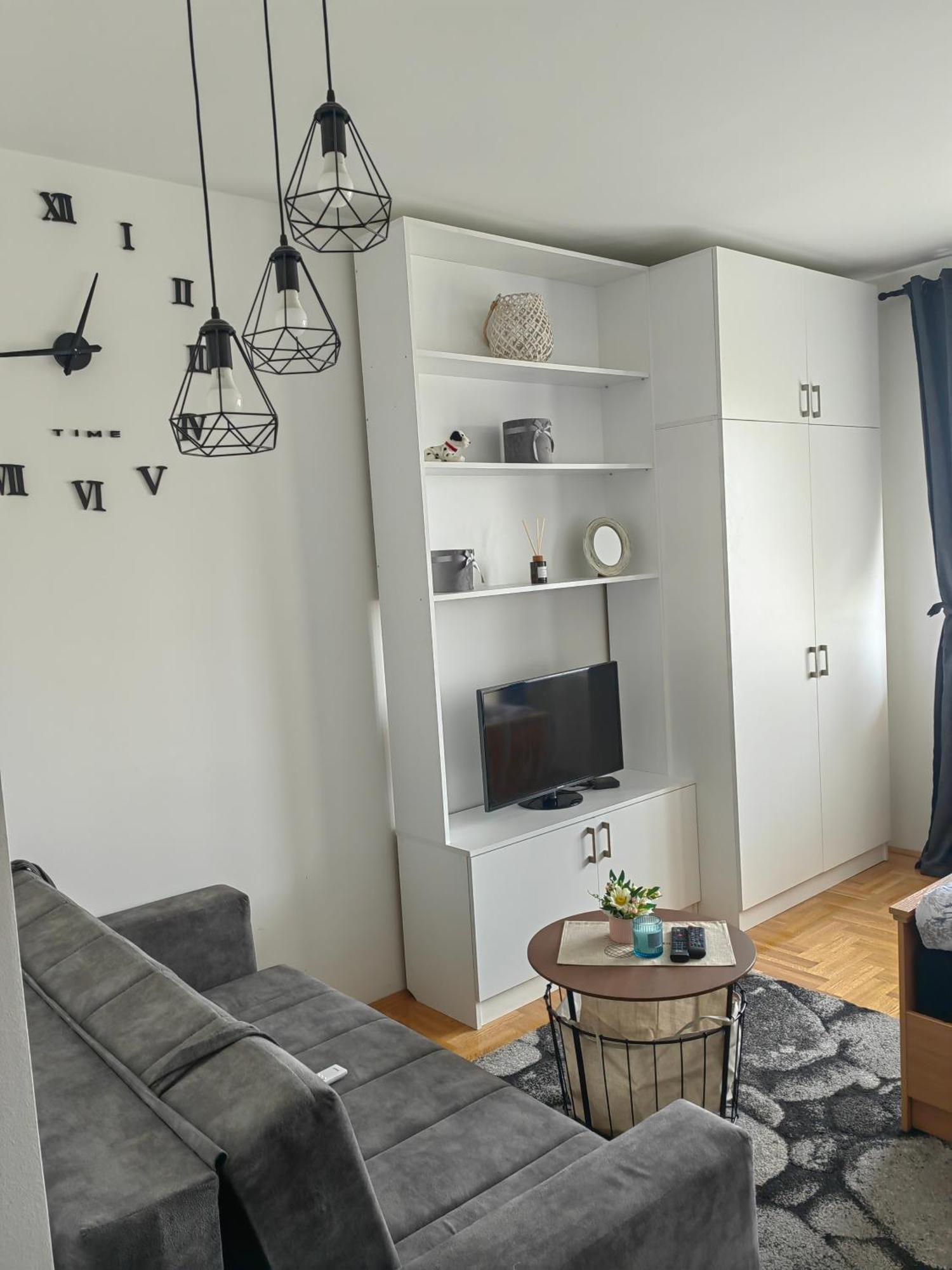 Road Warriors Apartment Суботица Экстерьер фото